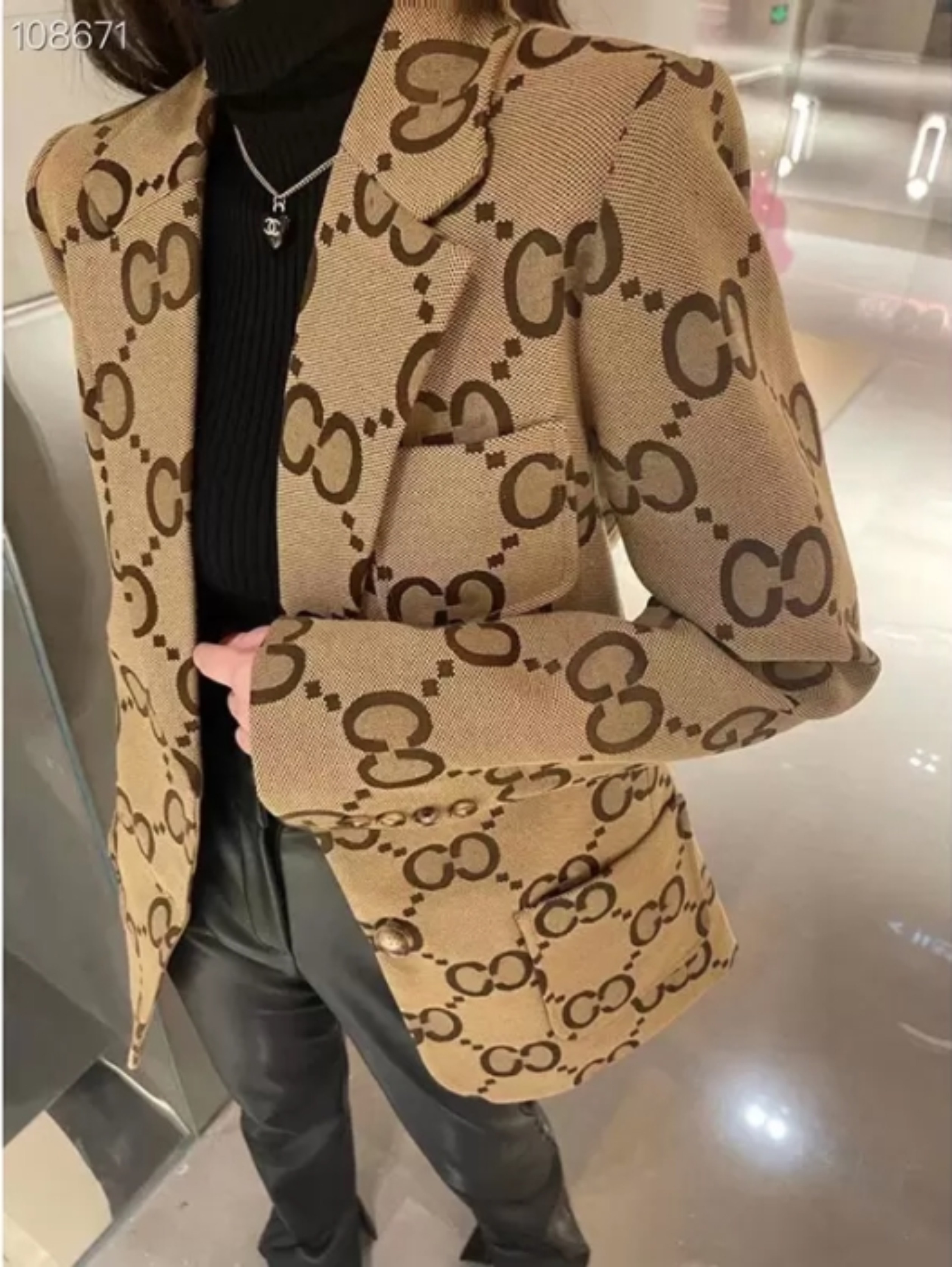 Medigo-188 fashion women suit designer clothes blazer with full letters 2022 spring new released tops, Brown
Medigo-188 fashion women suit designer clothes blazer with full letters 2022 spring new released tops, Brown