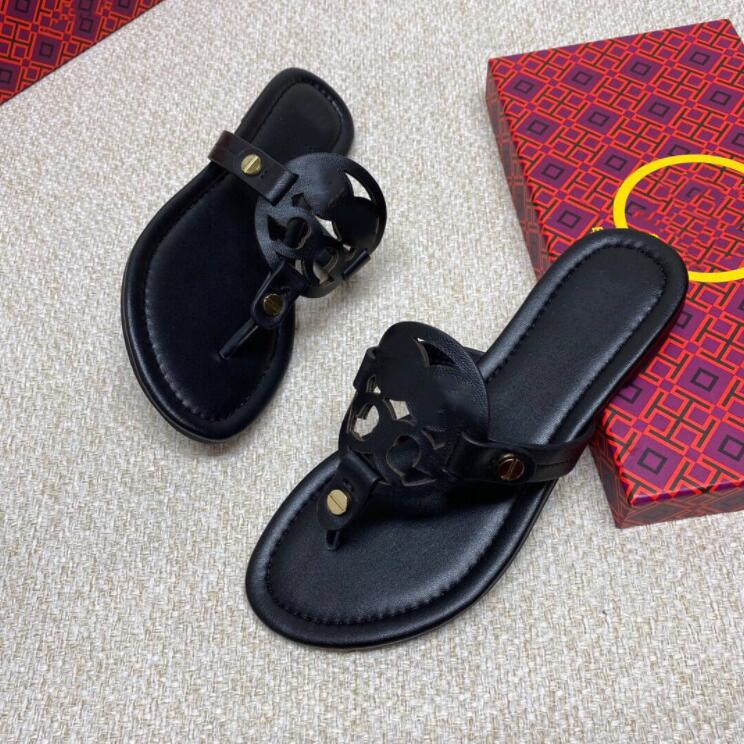 Sandals Original Style Luxurys Designer Slipper Women Brands Open Toe Flip Flop Sandals 2022 Summer Classic Fashion Flat Anti-skid Slippers
Sandals Original Style Luxurys Designer Slipper Women Brands Open Toe Flip Flop Sandals 2022 Summer Classic Fashion Flat Anti-skid Slippers