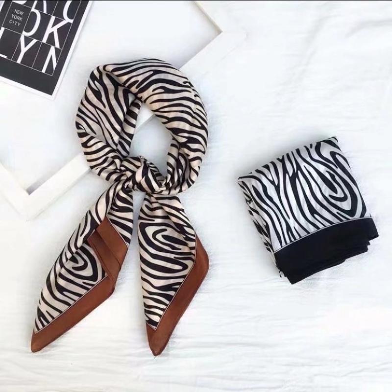 Scarves 2022 Spring Band Designer Soft Silk Square Scarf For Women 70*70cm Neck Hair Tie Neckerchief Hijab Foulard
Scarves 2022 Spring Band Designer Soft Silk Square Scarf For Women 70*70cm Neck Hair Tie Neckerchief Hijab Foulard