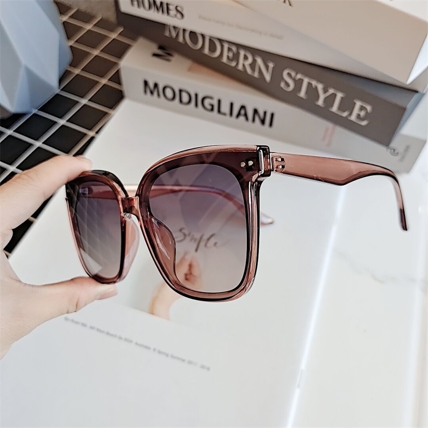 2022 new Sunglasses Women's black box large face thin men's Sunglasses UV protection
2022 new Sunglasses Women's black box large face thin men's Sunglasses UV protection