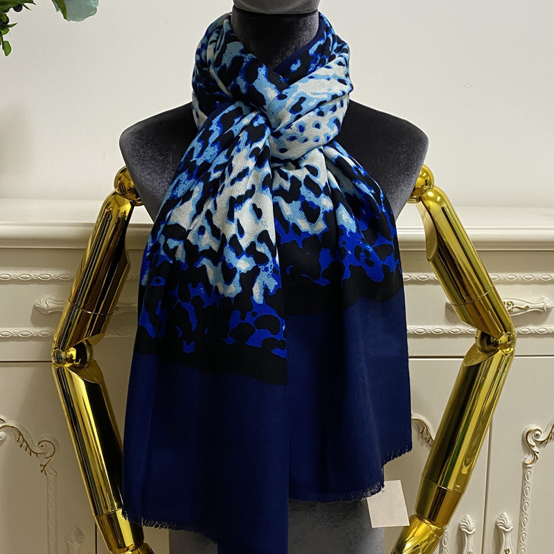 Women's long scarf shawl pashmina good quality 100% cashmere material thin and soft embroidery letter Leopard grain size 180cm -100cm
Women's long scarf shawl pashmina good quality 100% cashmere material thin and soft embroidery letter Leopard grain size 180cm -100cm