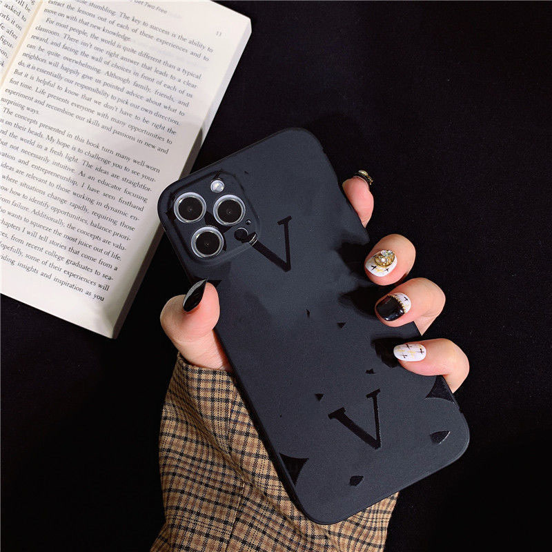Luxurys Designers Black Phone Case For Iphone 13 12 11 Pro Max 13 Mini 7 8 6 Xr X Xs Phone Case IPhone L Brand Case Wholesale D2204135Z, Big flower
Luxurys Designers Black Phone Case For Iphone 13 12 11 Pro Max 13 Mini 7 8 6 Xr X Xs Phone Case IPhone L Brand Case Wholesale D2204135Z, Big flower