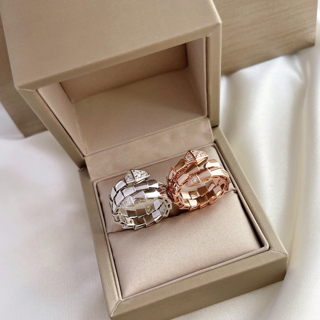 Luxury designer ring solid colour diamond set snake rings high quality fashion temperament Valentine's Day gift rings matchless trendyring very nice
Luxury designer ring solid colour diamond set snake rings high quality fashion temperament Valentine's Day gift rings matchless trendyring very nice