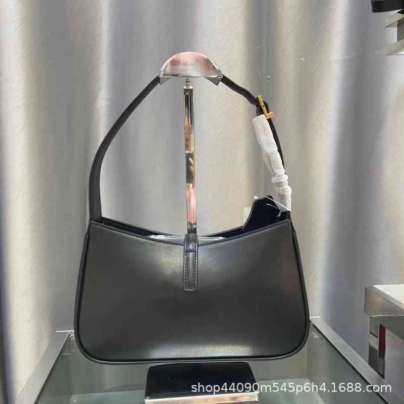 Handbag Paris Designer Brand Luxury Chain Tassel Shoulder Bag Siant Lourent Manhattan Niki Women's Trendy Leather Retro Versatile Lady Purse AK0H, Black plain
Handbag Paris Designer Brand Luxury Chain Tassel Shoulder Bag Siant Lourent Manhattan Niki Women's Trendy Leather Retro Versatile Lady Purse AK0H, Black plain