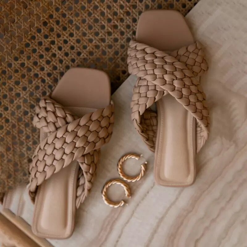 Summer Women's Shoes Fashion Woman Slides Arge Size Flat-bottomed Cross Braided Belt Outside Female Beach Slippers, Beige
Summer Women's Shoes Fashion Woman Slides Arge Size Flat-bottomed Cross Braided Belt Outside Female Beach Slippers, Beige