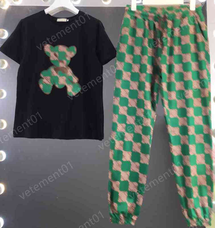 Womens Two Piece Pants Classic Logo Print T-shirt And Green Panelled Trousers Sets Luxury Designer Tracksuits Women Clothing 0912
Womens Two Piece Pants Classic Logo Print T-shirt And Green Panelled Trousers Sets Luxury Designer Tracksuits Women Clothing 0912