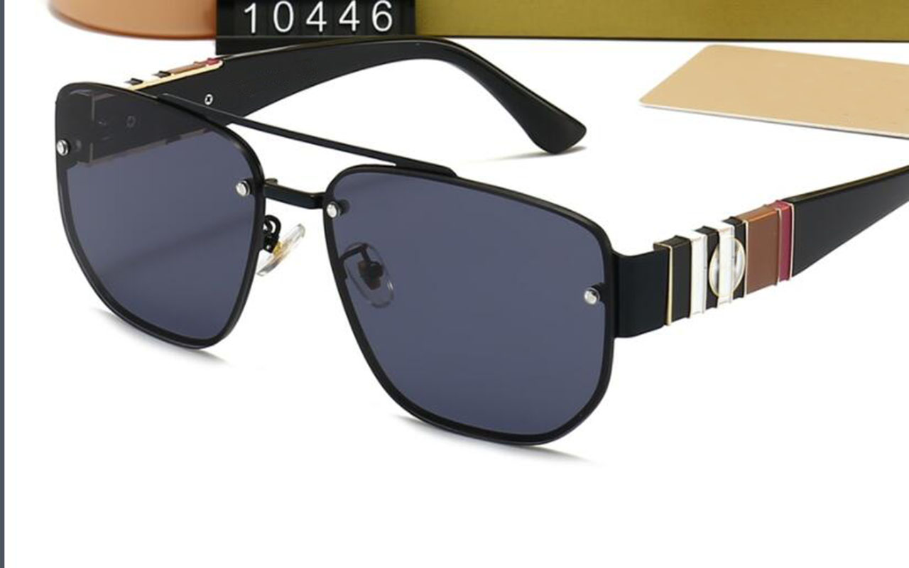 The new brand designs classic and fashionable diamond-encrusted sunglasses for ladies
The new brand designs classic and fashionable diamond-encrusted sunglasses for ladies