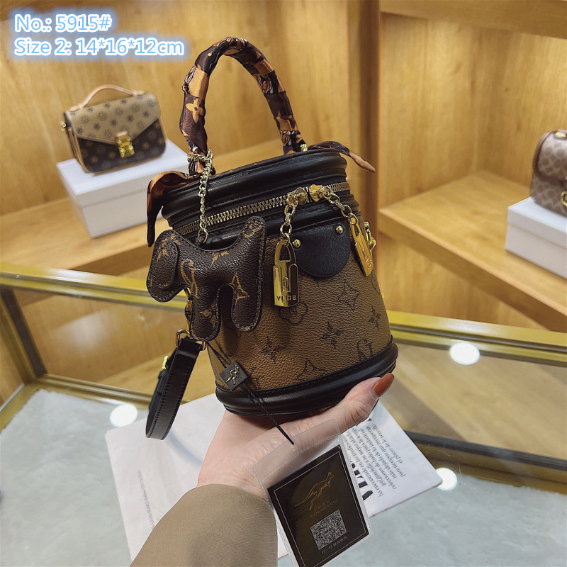 Wholesale ladies leather shoulder bags sweet and lovely round portable box bag elegant silk scarf decorative fashion handbags personality Joker printed handbag, Brown1-5930#
Wholesale ladies leather shoulder bags sweet and lovely round portable box bag elegant silk scarf decorative fashion handbags personality Joker printed handbag, Brown1-5930#