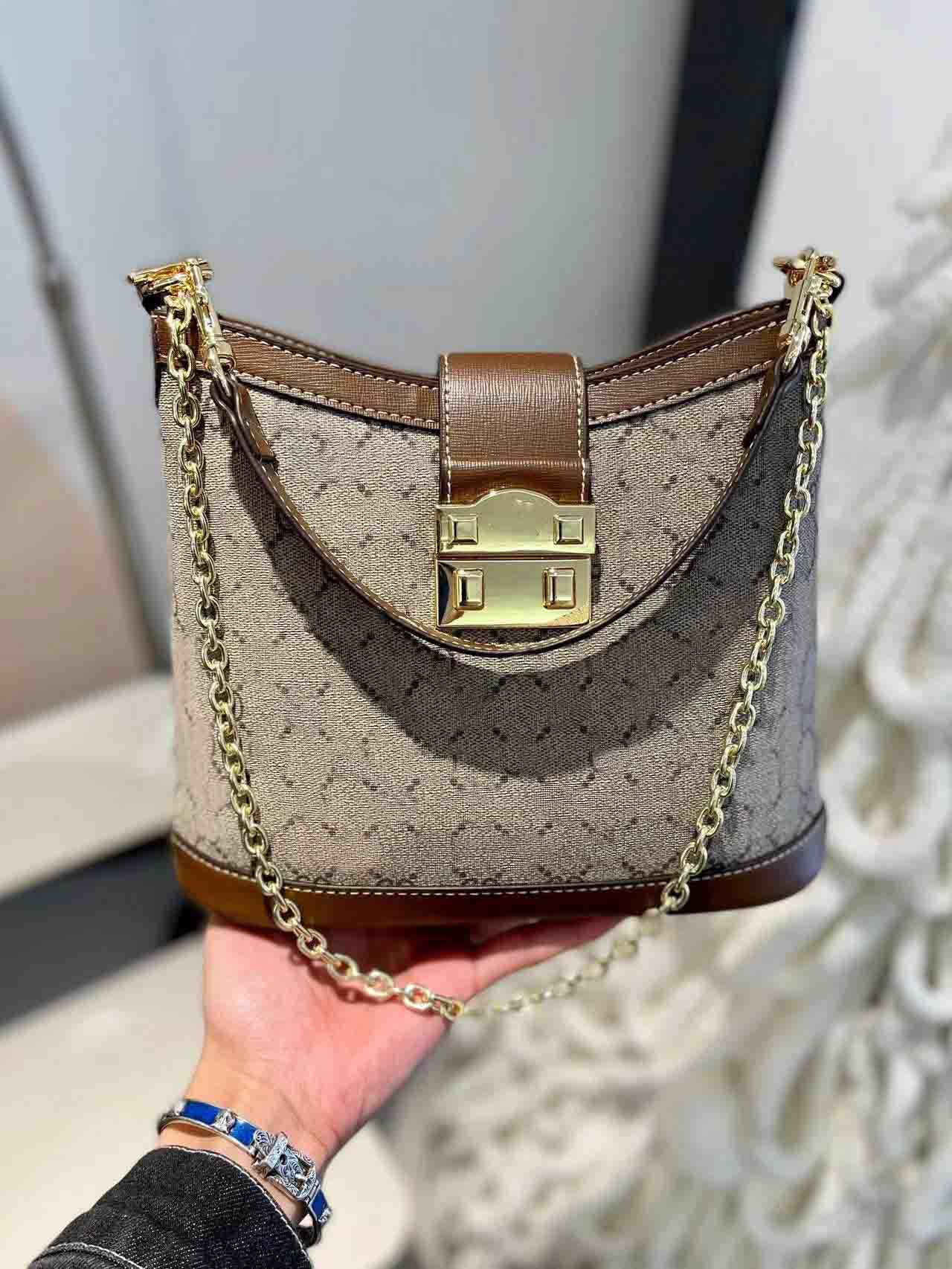 Designer Luxury GGs Bags For Womens Handbags Crossbody Purses ggitys Large Capacity Versatile Totes Multicolour Fashion Lnclined Shoulder Black Wallet D5UQ, You can look more picture
Designer Luxury GGs Bags For Womens Handbags Crossbody Purses ggitys Large Capacity Versatile Totes Multicolour Fashion Lnclined Shoulder Black Wallet D5UQ, You can look more picture