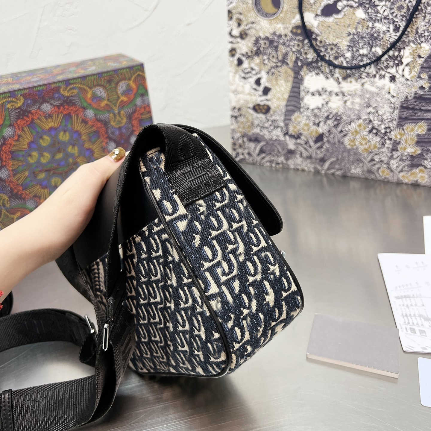 High Quality Luxury Designer Bag Letter Evening Shoulder Bags Decor Classic Casual Leather Embroidery Die Bag Women Men Dios HDDR2D
High Quality Luxury Designer Bag Letter Evening Shoulder Bags Decor Classic Casual Leather Embroidery Die Bag Women Men Dios HDDR2D