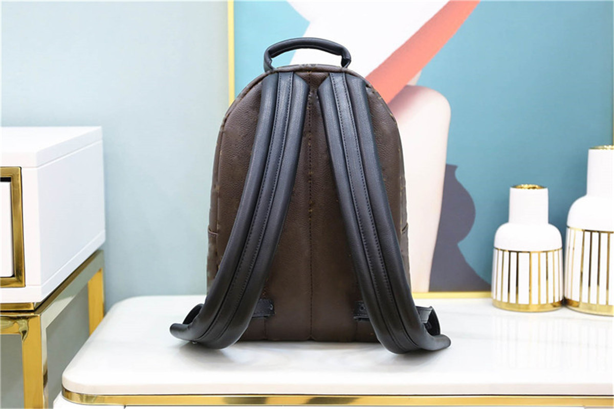 Designer Designer Luxury Palm Springs PM M41560 M44871 Backpack Top version Daypack Shoulder Day Bag Brown Black, All with original box and accessories
Designer Designer Luxury Palm Springs PM M41560 M44871 Backpack Top version Daypack Shoulder Day Bag Brown Black, All with original box and accessories