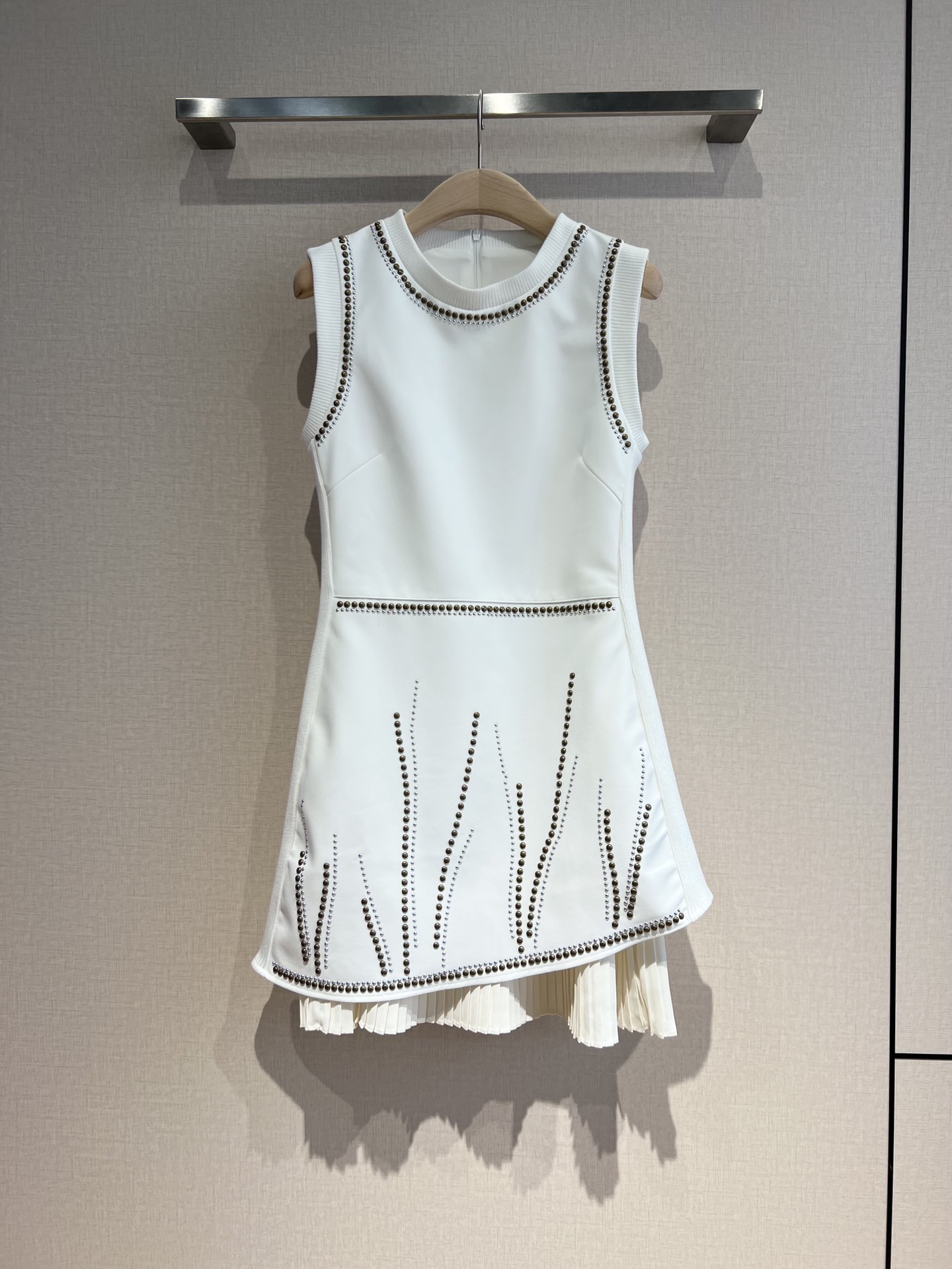 2022 Milan new products Casual Dresses on the shelf fashion stitching handsome slim dress, White
2022 Milan new products Casual Dresses on the shelf fashion stitching handsome slim dress, White
