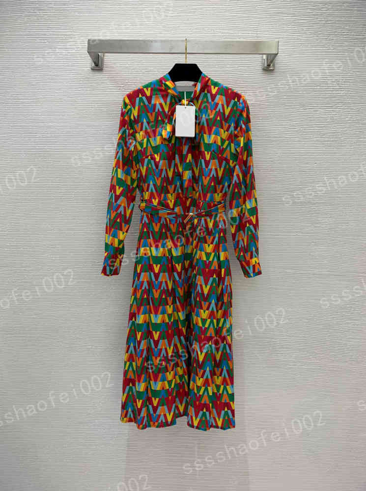 Designer Women Dresses Val Bow Color Red Contrast Letter Print Belt Waist Long Sleeve Dress Luxury Sexy Women Clothing Size S-XXL 0912
Designer Women Dresses Val Bow Color Red Contrast Letter Print Belt Waist Long Sleeve Dress Luxury Sexy Women Clothing Size S-XXL 0912