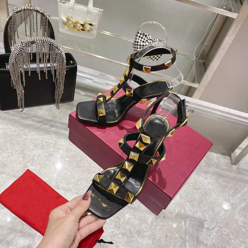 Designer Rivets Women Sandals Shoes Fashion T-strap Slingback 9.5cm Stiletto Heels Real Leather Summer Pumps With Box
