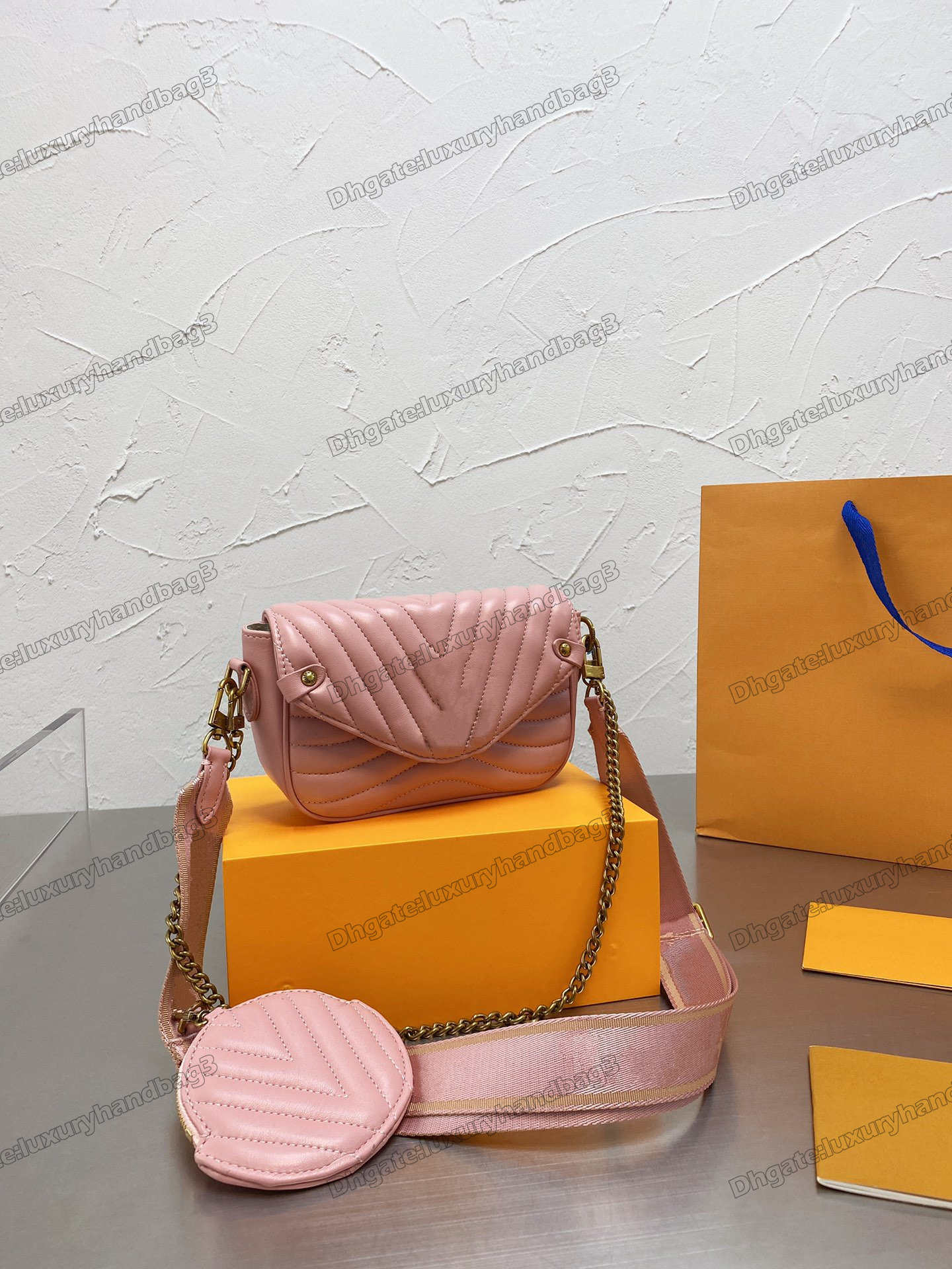 M56461 designer Bag New Wave Multi-Pochette crossbody handbag 2sets quilted cowhide leather round coin purse 2pcs versatile fashion Shoulder Bags
M56461 designer Bag New Wave Multi-Pochette crossbody handbag 2sets quilted cowhide leather round coin purse 2pcs versatile fashion Shoulder Bags