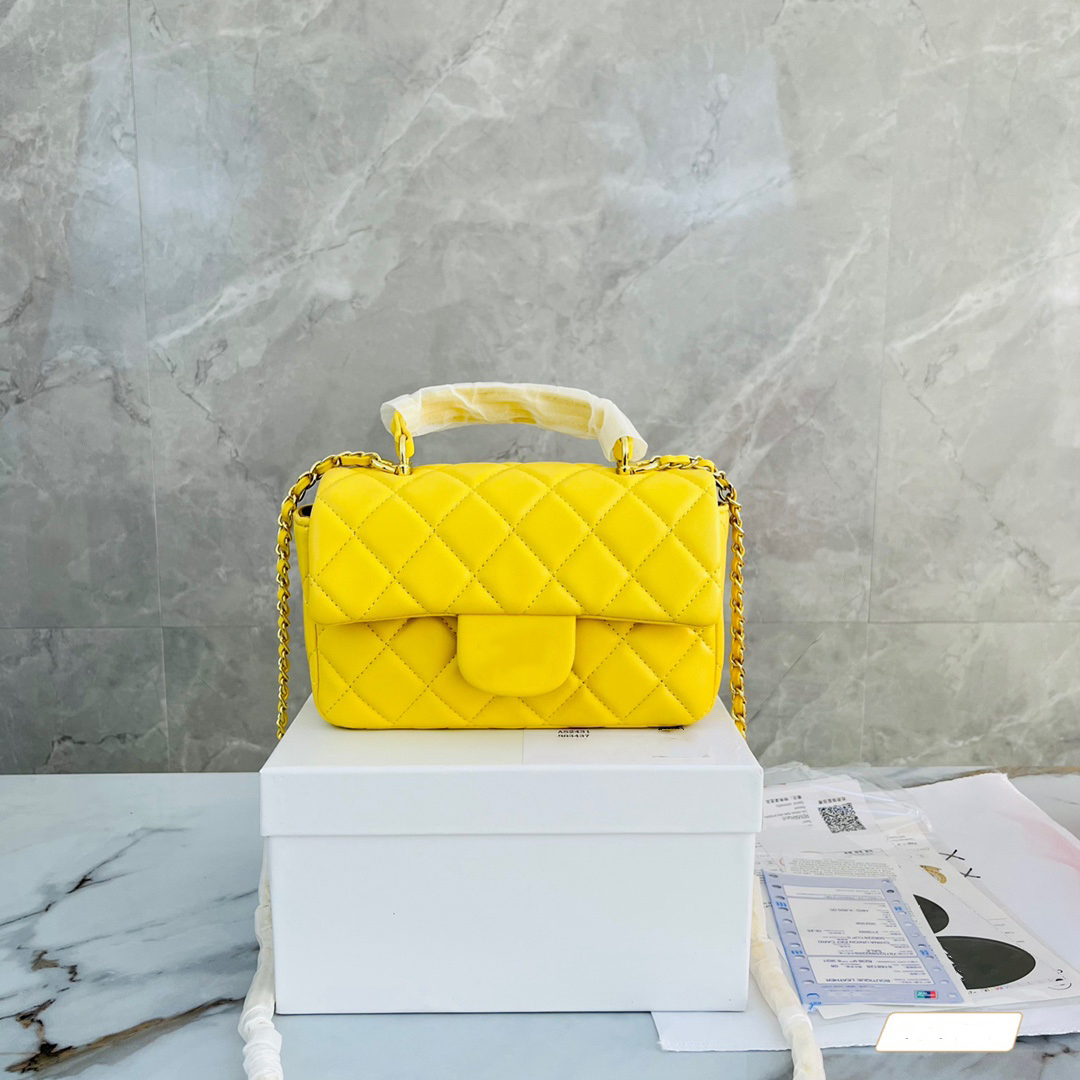 women luxury CC designer handbags genuine leather crossbody bags lady shoulder bag designers classic brand purse pink small lattice saddle bags the totes backpack
women luxury CC designer handbags genuine leather crossbody bags lady shoulder bag designers classic brand purse pink small lattice saddle bags the totes backpack