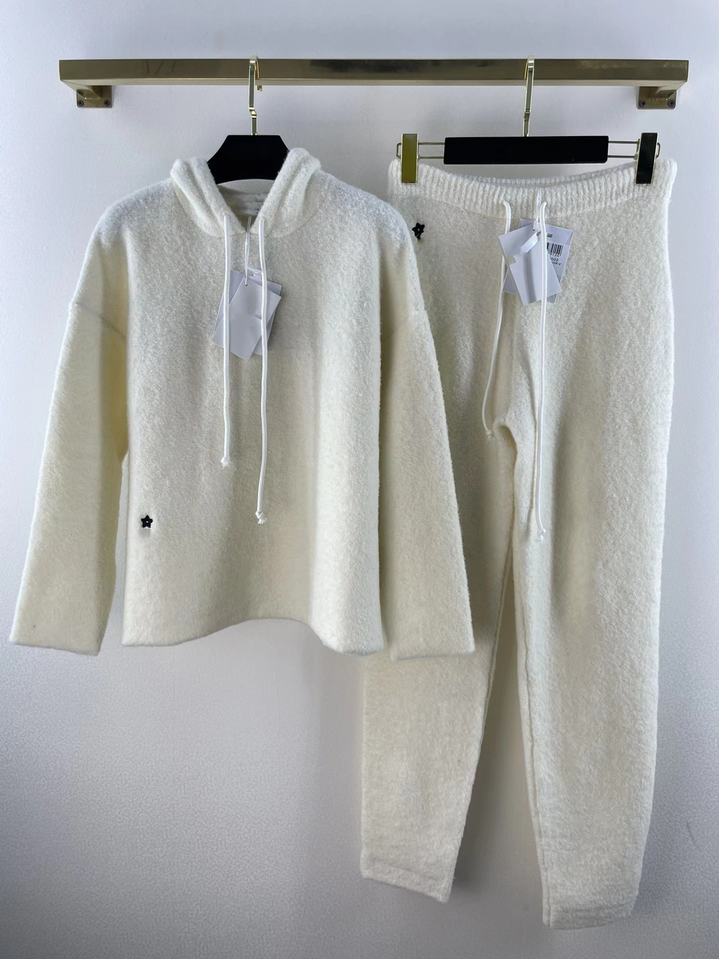 Luxury Women's Two Piece Pants 2022 Autumn Winter Hooded Long Sleeve Sweater Brand Same Style Designer Clothing 0605-3, White
Luxury Women's Two Piece Pants 2022 Autumn Winter Hooded Long Sleeve Sweater Brand Same Style Designer Clothing 0605-3, White