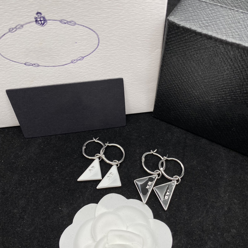 Fashion Women Earring Designer Jewelry For Womens Street Party Stud Luxury Triangle Earrings Designers Ear Studs Pendant Necklace 2204195WU
Fashion Women Earring Designer Jewelry For Womens Street Party Stud Luxury Triangle Earrings Designers Ear Studs Pendant Necklace 2204195WU