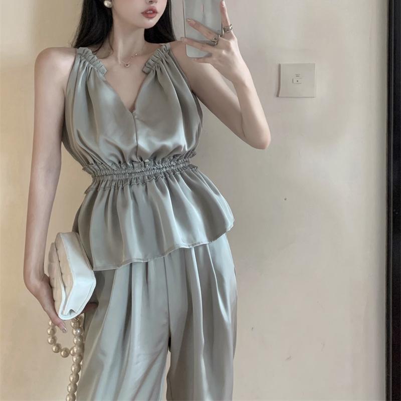 Women' Two Piece Pants Summer 2022 French Style High-Grade Satin Small Sling Vest Short Tight TopWomen, Top
Women' Two Piece Pants Summer 2022 French Style High-Grade Satin Small Sling Vest Short Tight TopWomen, Top
