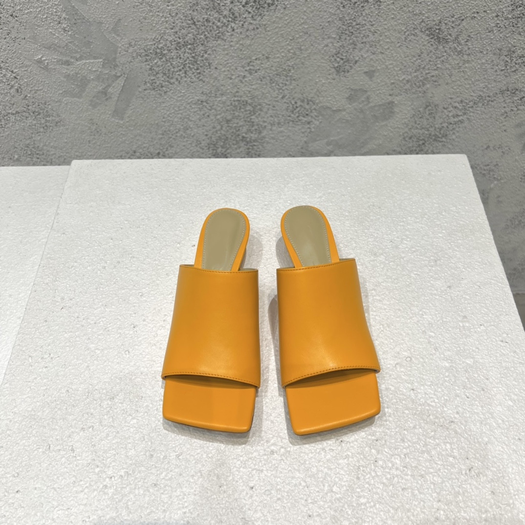 Slippers Slides Foam Runners Designer women shoes Sandal Designer Sliders solid genuine leather sexy 4 cm high heel bottom brand logo comfort colorful, Dark blue
Slippers Slides Foam Runners Designer women shoes Sandal Designer Sliders solid genuine leather sexy 4 cm high heel bottom brand logo comfort colorful, Dark blue