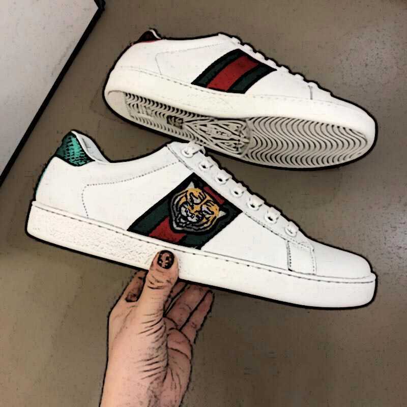 2021 Sneaker Casual Shoes for man woman Top Quality Leather Cartoon Pattern Bee Embroidery Stripes Shoe with Box
2021 Sneaker Casual Shoes for man woman Top Quality Leather Cartoon Pattern Bee Embroidery Stripes Shoe with Box