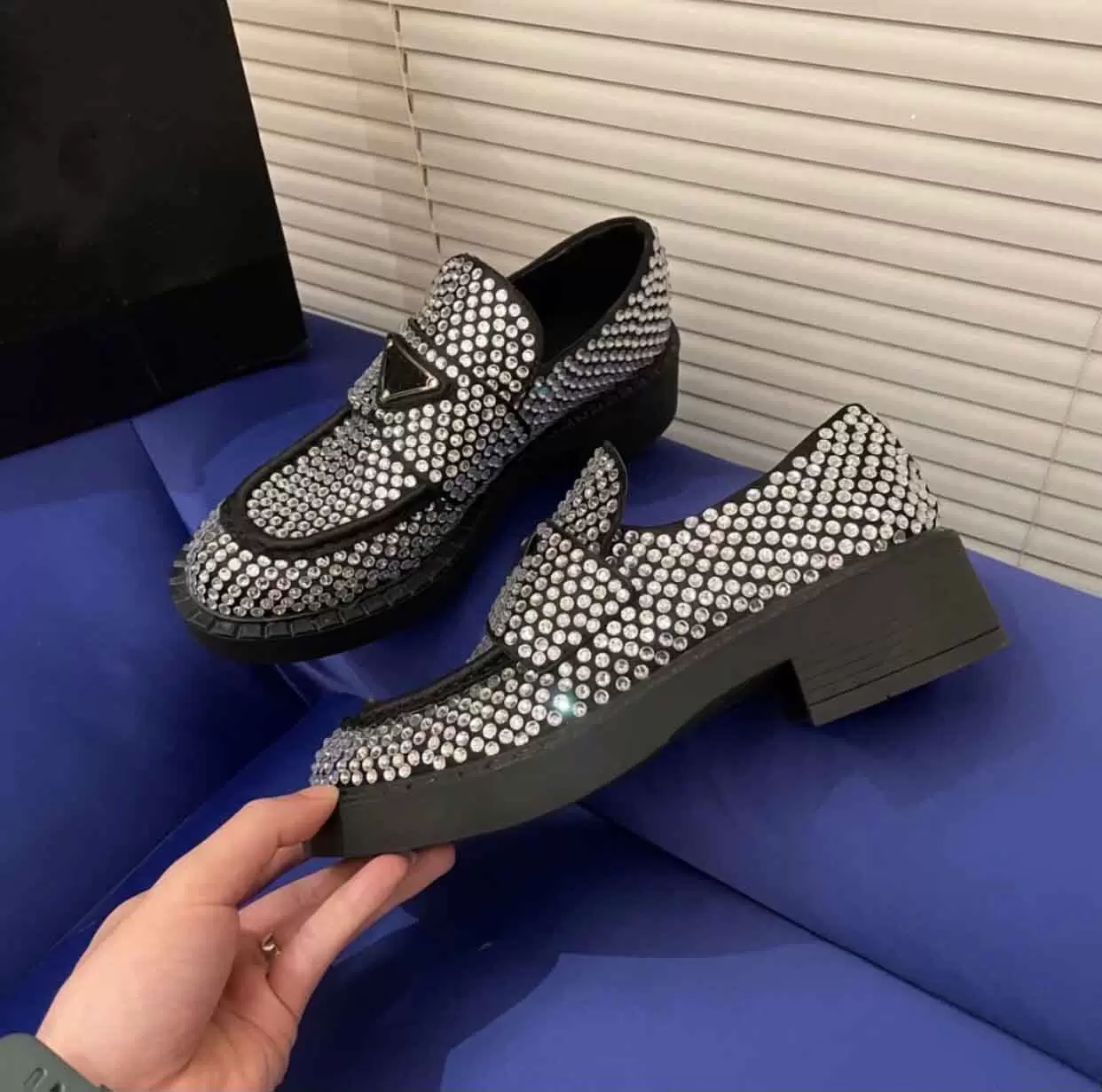 Elegant Monolith Satin Loafers Dress Shoes with Crystals Women Thick Rubber Sole Platform Sneakers Slip On Lady Casual Walking Discount Footwear
Elegant Monolith Satin Loafers Dress Shoes with Crystals Women Thick Rubber Sole Platform Sneakers Slip On Lady Casual Walking Discount Footwear
