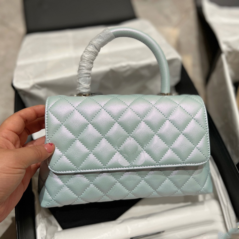 CC Bag Shoulder Luxury Bags Fashion Handbags Designer HandBag Brand Handbag Great Quality bag Young Shoulder-bag Girl Shoulder-bags Wallets Soft Chainbags Lette, Grey 1#
CC Bag Shoulder Luxury Bags Fashion Handbags Designer HandBag Brand Handbag Great Quality bag Young Shoulder-bag Girl Shoulder-bags Wallets Soft Chainbags Lette, Grey 1#