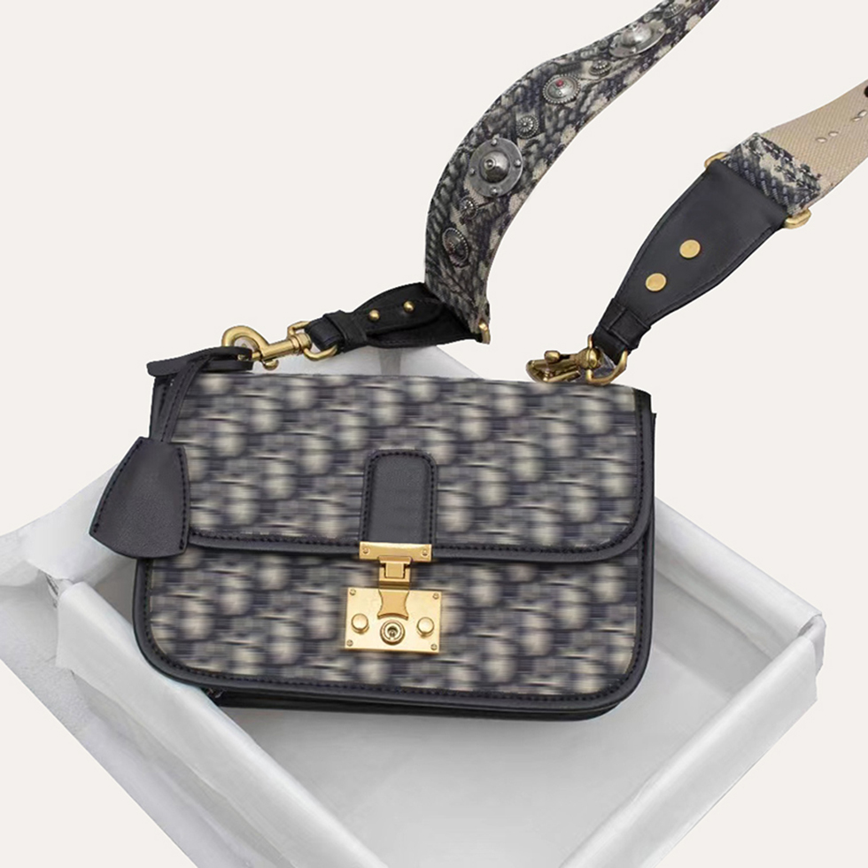 Luxurys Women Chain Shoulder Bags Fashion Tote Designers Camera Crossbody Bag Wallet Canvas Decorate Classic Denim Handbag Purse, Canvas shoulder strap
Luxurys Women Chain Shoulder Bags Fashion Tote Designers Camera Crossbody Bag Wallet Canvas Decorate Classic Denim Handbag Purse, Canvas shoulder strap