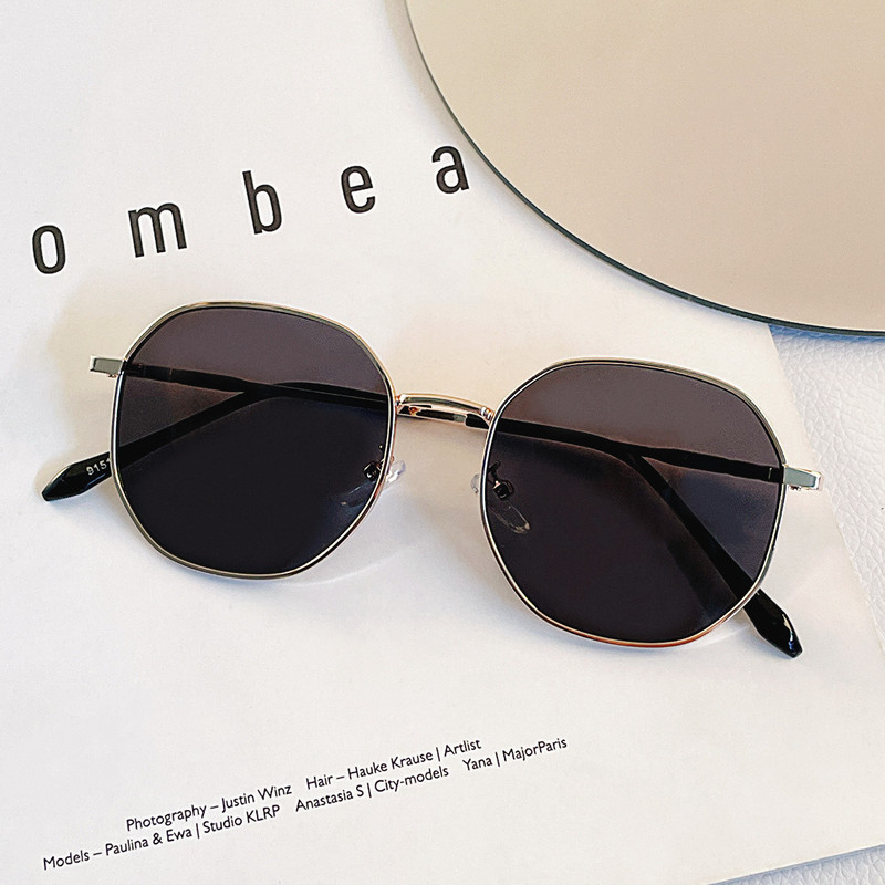 Retro Fashion Square Sunglasses Women Men Metal Sun Glasses Classic Vintage UV400 Outdoor De Sol D38 
Retro Fashion Square Sunglasses Women Men Metal Sun Glasses Classic Vintage UV400 Outdoor De Sol D38