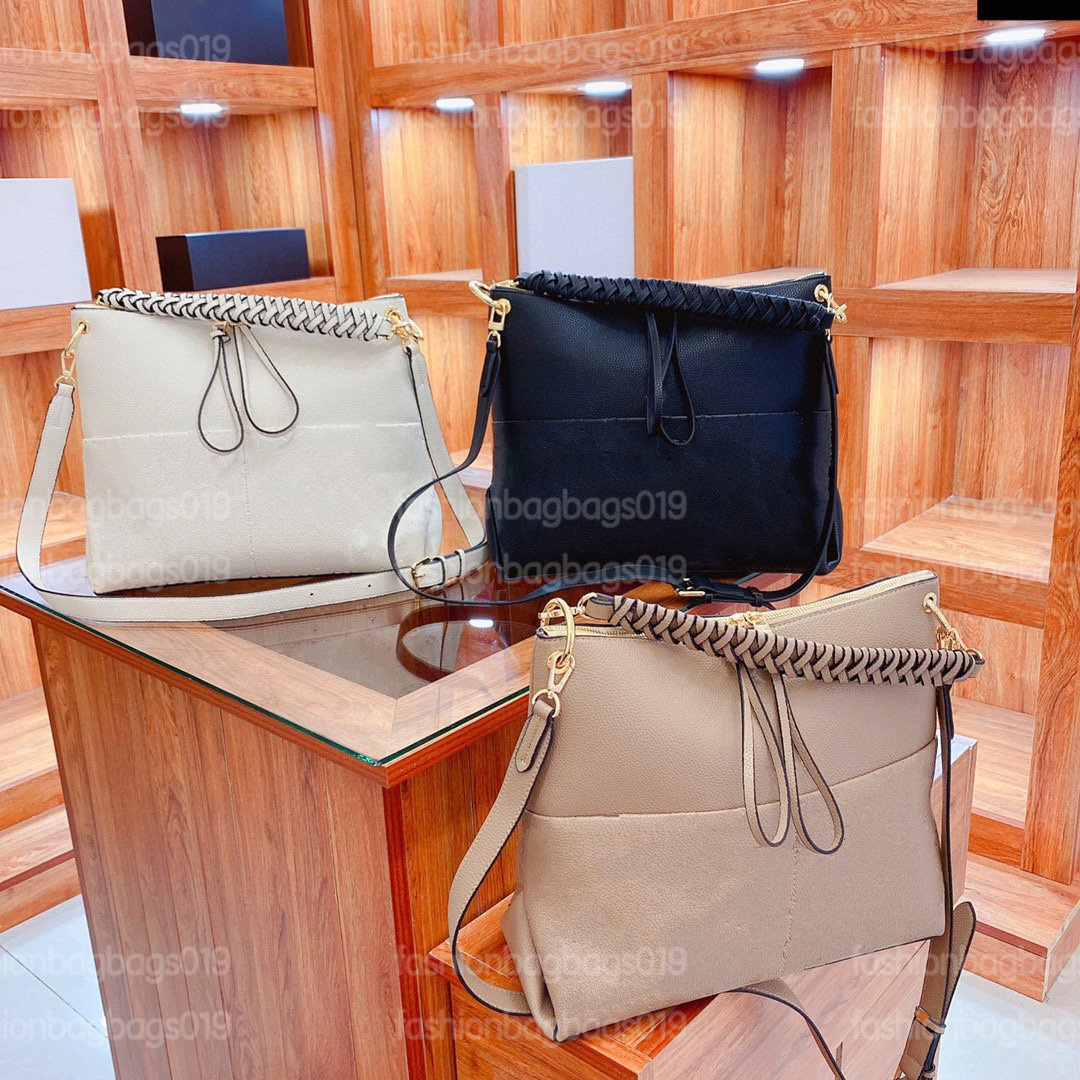 DESIGNERS Hobo Totes Bag Embossed Monograms Canvas Handle Bags Portable Womens HandBag Designer Luxurys Cross Body M45522
DESIGNERS Hobo Totes Bag Embossed Monograms Canvas Handle Bags Portable Womens HandBag Designer Luxurys Cross Body M45522