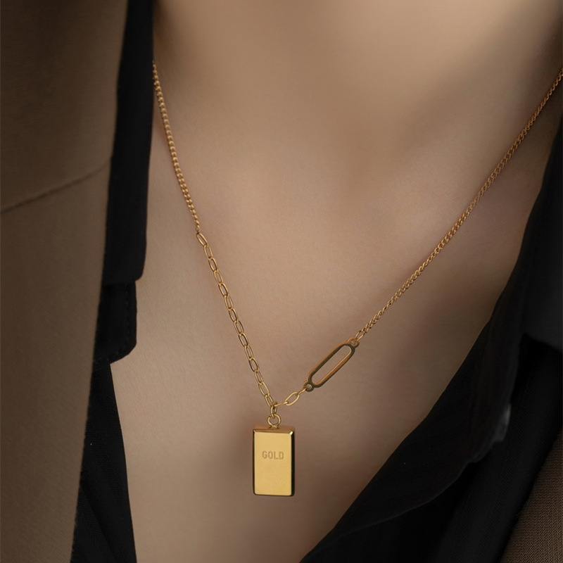 Necklace High Sense of Wealth Gold Brick Chain Necklace Women's Fashion Bar Clavicle Accessories Small Exquisite Light Luxury Sweater
Necklace High Sense of Wealth Gold Brick Chain Necklace Women's Fashion Bar Clavicle Accessories Small Exquisite Light Luxury Sweater