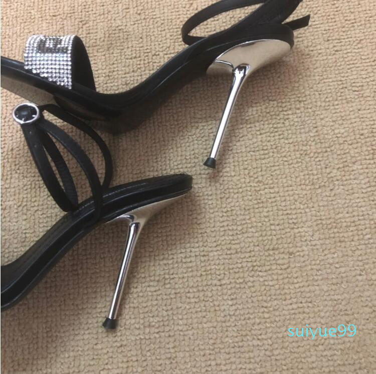 2022 arrival stiletto diamond upper Narrow High-heeled 9cm sandals Eu35-40, Black
2022 arrival stiletto diamond upper Narrow High-heeled 9cm sandals Eu35-40, Black