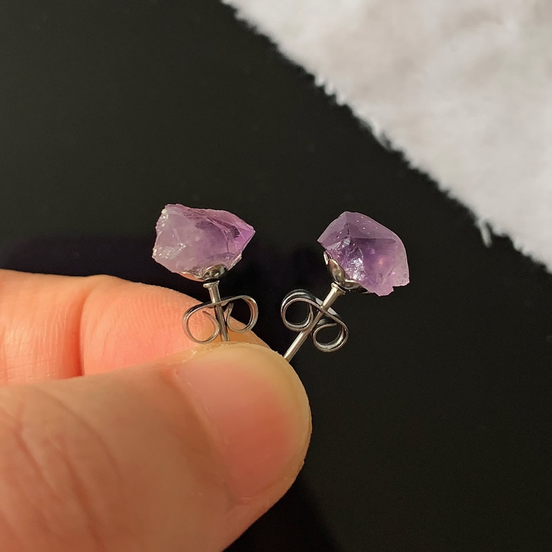 Mini Raw Mineral Purple Crystal Stud Earrings Stainless Steel Ear Studs 6-10mm Small Flower Natural Amethysts Quartz Earrings