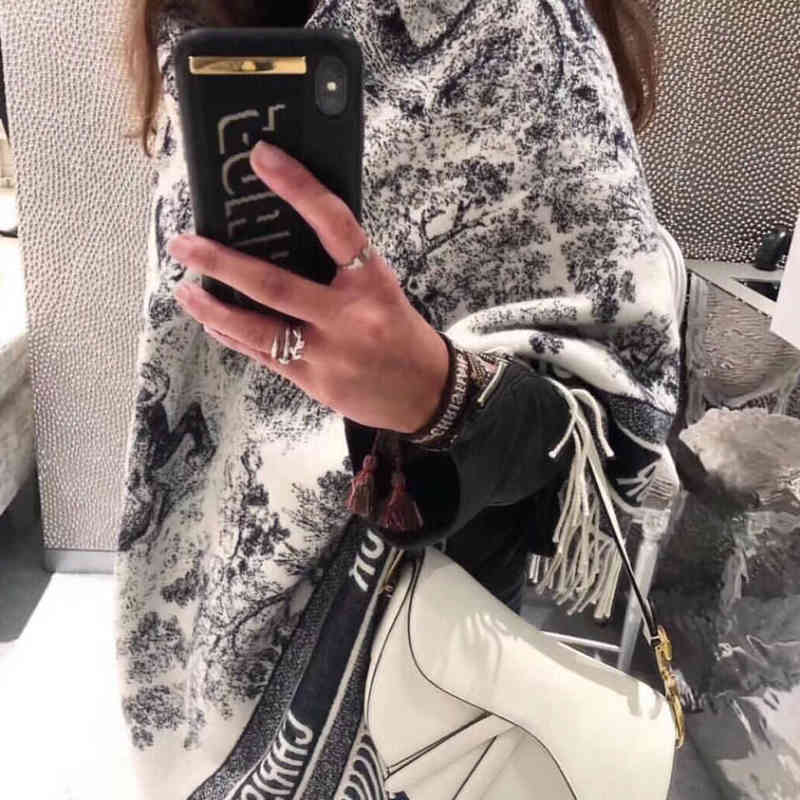 2022SS Luxury Brand Diro Scarves D home online red fashion trend versatile temperament elegant warm scarf shawl
2022SS Luxury Brand Diro Scarves D home online red fashion trend versatile temperament elegant warm scarf shawl