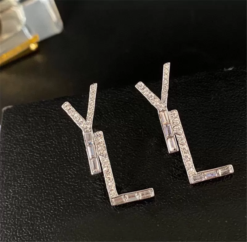 Mens Designer Earrings For Women Earring Stud Fashion Gold Silver Diamonds Earring Womens Jewelry Party Wedding Hoop Y Earrings 2204272D
Mens Designer Earrings For Women Earring Stud Fashion Gold Silver Diamonds Earring Womens Jewelry Party Wedding Hoop Y Earrings 2204272D