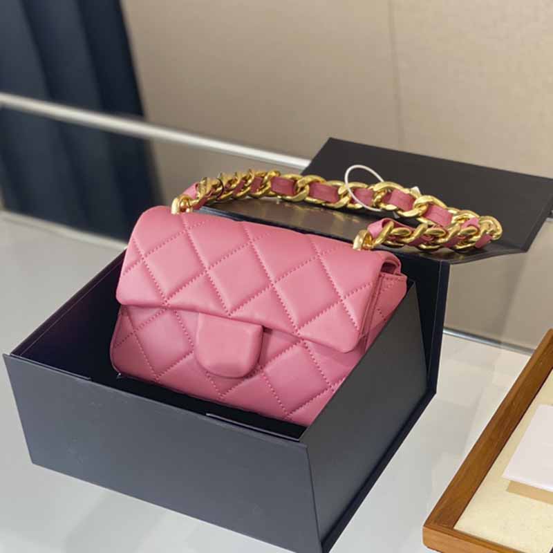 22cm Designer Small Flap French Shoulder Bags Genuine Leather Pink White Black Crossbody Bag Oversized Gold-Tone Metal Chain bag Hardware Diamond quilted wallet, Box
22cm Designer Small Flap French Shoulder Bags Genuine Leather Pink White Black Crossbody Bag Oversized Gold-Tone Metal Chain bag Hardware Diamond quilted wallet, Box