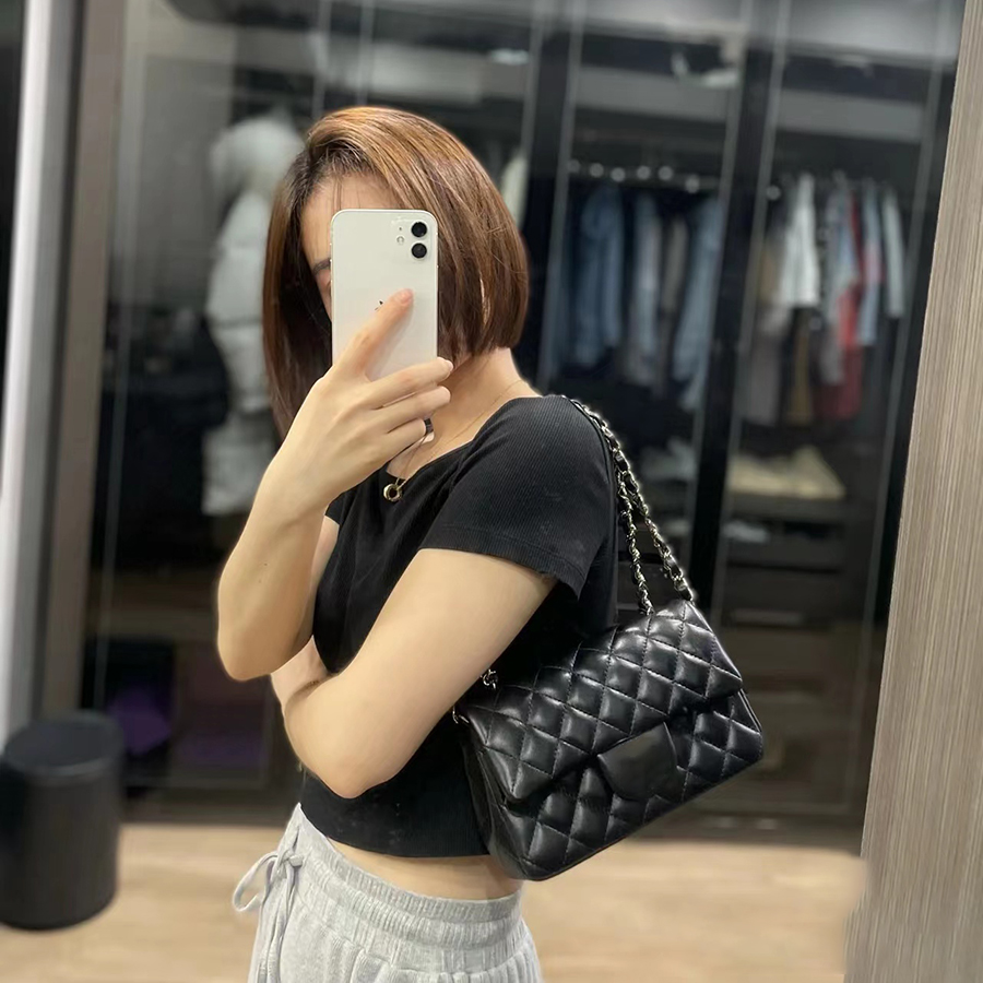 Original Quality Lady Chains Shoulder HandBag Classic Sheepskin Evening Bags A69900 Luxuries Designers Mini Flap Bag 20CM Cover Cross Body Bags With Box C006, More style
Original Quality Lady Chains Shoulder HandBag Classic Sheepskin Evening Bags A69900 Luxuries Designers Mini Flap Bag 20CM Cover Cross Body Bags With Box C006, More style