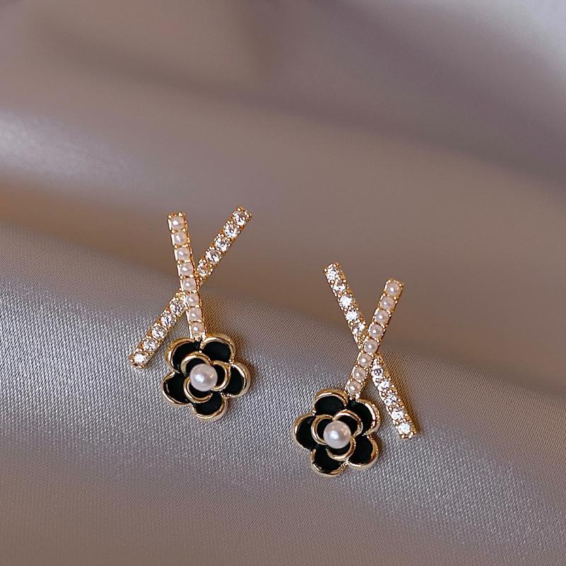 Stud Fashion Jewelry Design South Korea Zircon Cross Pearl Camellia Earrings Net Celebrity Small And Pure For WomenStud
Stud Fashion Jewelry Design South Korea Zircon Cross Pearl Camellia Earrings Net Celebrity Small And Pure For WomenStud