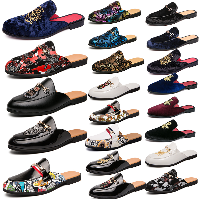 Luxury Brand Mens embroidery designer Horsebit Metal Buckle Bee slippers Genuine Leather mules black Flip Flops men Indoor and outdoor casual Lazy shoes, 023 white 
Luxury Brand Mens embroidery designer Horsebit Metal Buckle Bee slippers Genuine Leather mules black Flip Flops men Indoor and outdoor casual Lazy shoes, 023 white