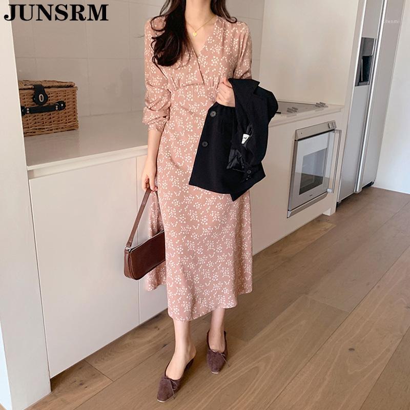 Casual Dresses 2022 Spring Autumn Print Floral Dress Women High Waist Elegant Runway Female Vintage V Neck Slim A-Line Party, Black
Casual Dresses 2022 Spring Autumn Print Floral Dress Women High Waist Elegant Runway Female Vintage V Neck Slim A-Line Party, Black