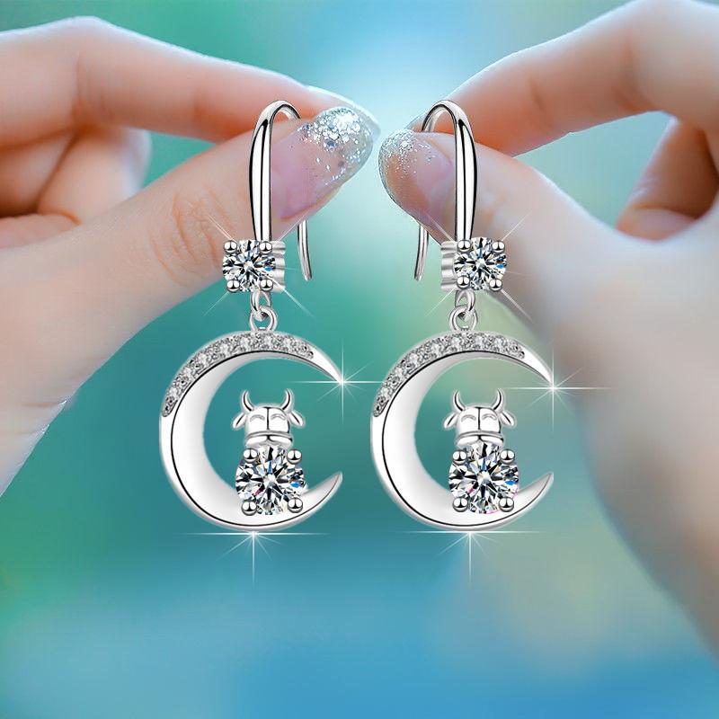 Dangle & Chandelier Creative 925 Silver Fashion Temperament Senior Zircon Moon Cow Earrings For Women Girls Party Gift 2Y001Dangle Chandelie
Dangle & Chandelier Creative 925 Silver Fashion Temperament Senior Zircon Moon Cow Earrings For Women Girls Party Gift 2Y001Dangle Chandelie