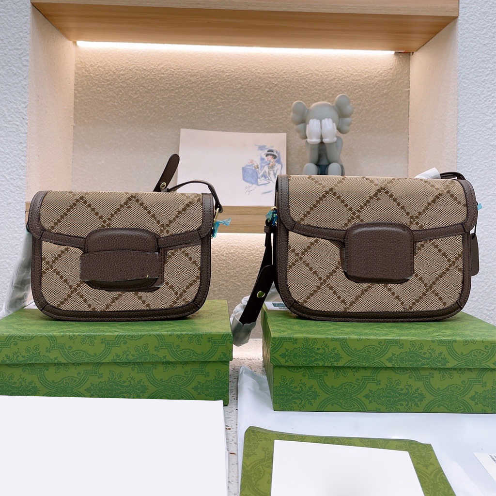 Fashion Designer Bags Luxury Woman Chain Handbags Shoulder Bag Designers handbag Lady Nylon Banquet Black Wite Messenger Crossbody Bag Top, #g1
Fashion Designer Bags Luxury Woman Chain Handbags Shoulder Bag Designers handbag Lady Nylon Banquet Black Wite Messenger Crossbody Bag Top, #g1