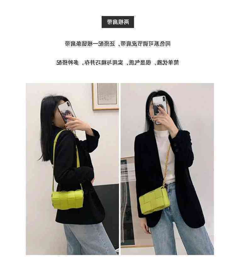 Bottegav Venetas Handbag Mini pillow shoulder with gold bar knitted waist bag, Black
Bottegav Venetas Handbag Mini pillow shoulder with gold bar knitted waist bag, Black