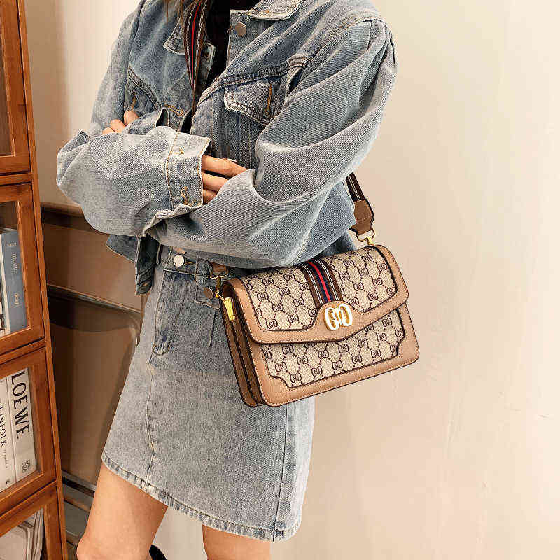 2022 New Wide Strap Single Shoulder Cross Messenger Small Square Style Fashion Temperament Women's Bag, Khaki
2022 New Wide Strap Single Shoulder Cross Messenger Small Square Style Fashion Temperament Women's Bag, Khaki