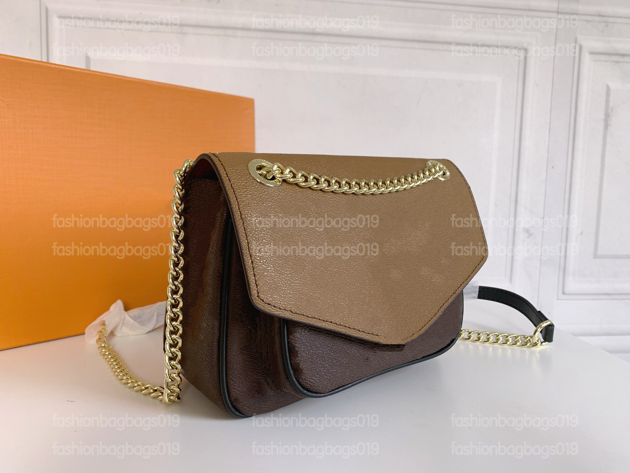 M45592 PASSY Chain Shoulder Bags Magnetic Buckle Handbags closure Crossbody Mono gram canvas Purse Wallet Flower Letter Woman designer Banquet Crossbody Bags
M45592 PASSY Chain Shoulder Bags Magnetic Buckle Handbags closure Crossbody Mono gram canvas Purse Wallet Flower Letter Woman designer Banquet Crossbody Bags