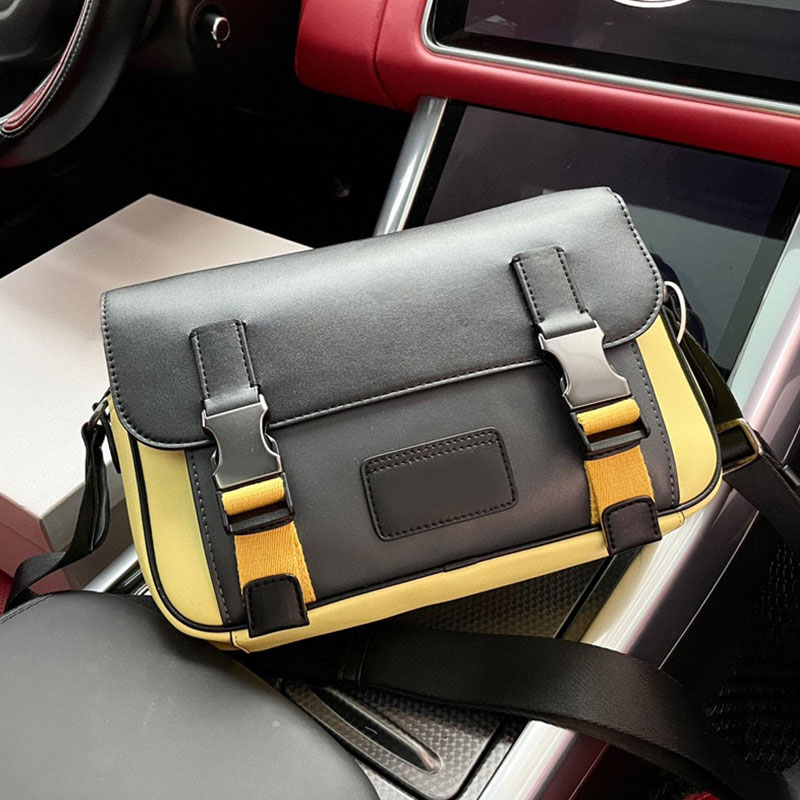 Man Crossbody Messenger Bag Double Hasp Men Handbag Flap Shoulder Bags Purse Canvas Genuine Leather High Quality Adjustable Wide Strap Classic Lettering 8 Colours, Not sold separately
Man Crossbody Messenger Bag Double Hasp Men Handbag Flap Shoulder Bags Purse Canvas Genuine Leather High Quality Adjustable Wide Strap Classic Lettering 8 Colours, Not sold separately