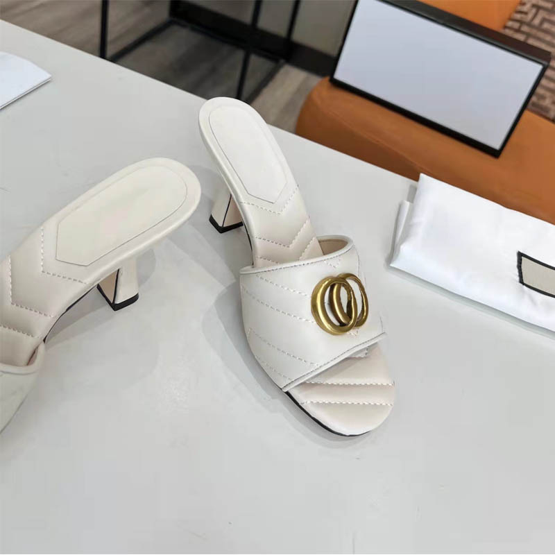 Classic Ladies High Heel Sandals Designer Non-Slip Metal Buckle Letter Shoes Sexy Open Toe Rubber Wear Half Slippers Large Size 35-43 With Box, Black
Classic Ladies High Heel Sandals Designer Non-Slip Metal Buckle Letter Shoes Sexy Open Toe Rubber Wear Half Slippers Large Size 35-43 With Box, Black