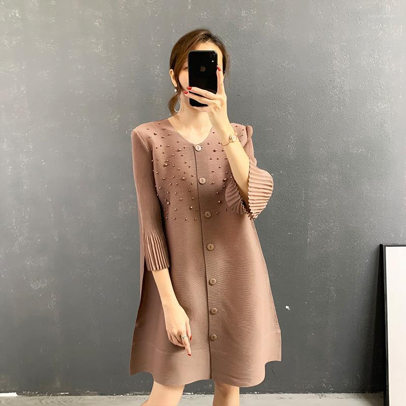 Women's Vests Women Vintage Beading Thin Jacket Three-quarter Sleeve V-Neck Single-breasted Loose Miyak Pleated Outerwear Female Clothing Lu, Beige
Women's Vests Women Vintage Beading Thin Jacket Three-quarter Sleeve V-Neck Single-breasted Loose Miyak Pleated Outerwear Female Clothing Lu, Beige
