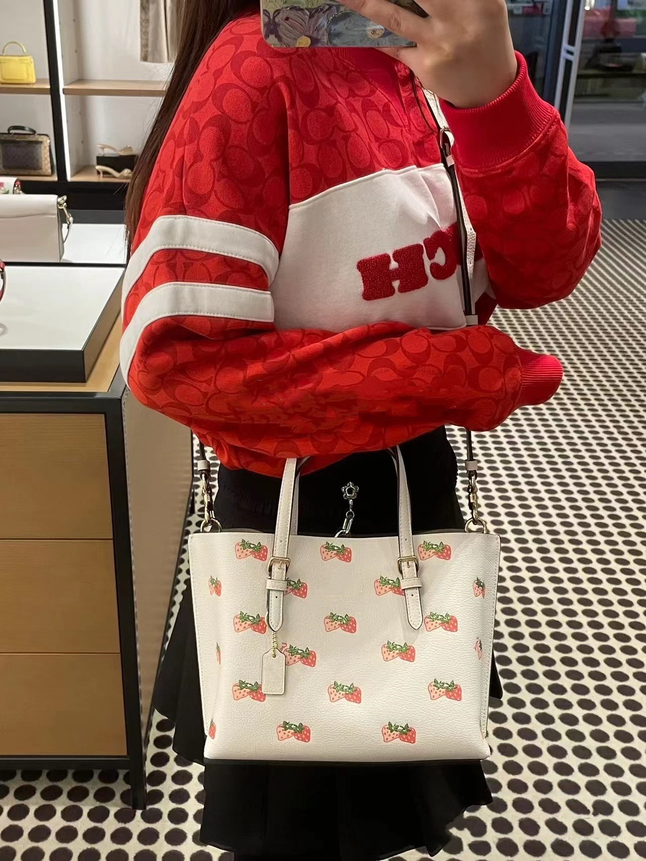 Designer Shoulder Loewe Bags Classic Brand Fashion Leather A quality Strawberry Luxury Cartoon Fruit White tote, Customize
Designer Shoulder Loewe Bags Classic Brand Fashion Leather A quality Strawberry Luxury Cartoon Fruit White tote, Customize