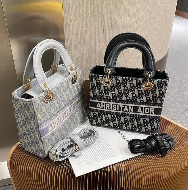 Women Shoulder Bag Luxury Handbags 2022 New Womens Hand Embroidery Princess Net Red Fashion Trend Letter Messenger Bag, Black
Women Shoulder Bag Luxury Handbags 2022 New Womens Hand Embroidery Princess Net Red Fashion Trend Letter Messenger Bag, Black